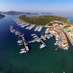 Hotel Marina Frapa 4*