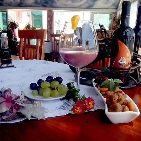 罗戈兹尼察弗拉帕码头度假村 4* 罗戈兹尼察