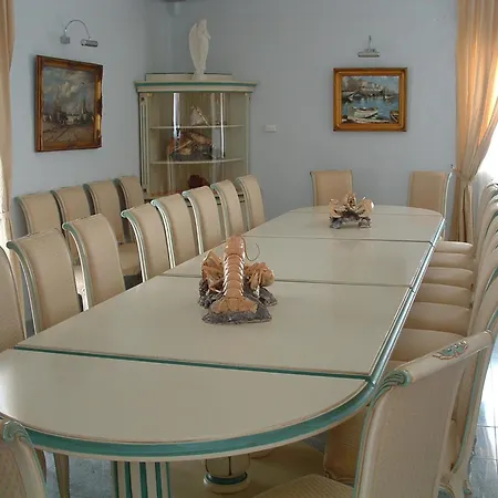 罗戈兹尼察弗拉帕码头度假村