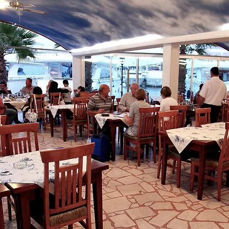 Hotel Marina Frapa Rogoznica (Sibenik-Knin)