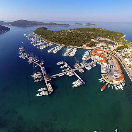 Hotel Marina Frapa 4*