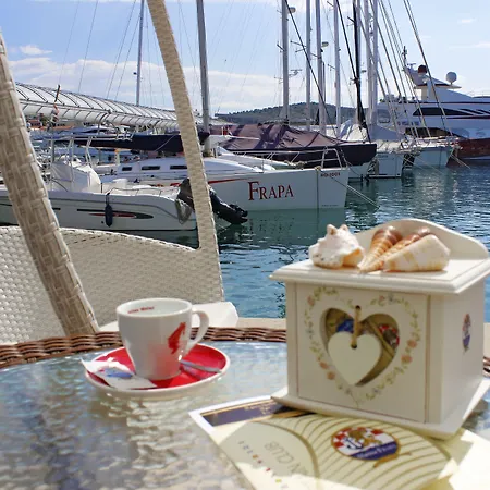 Hotel Marina Frapa 4*