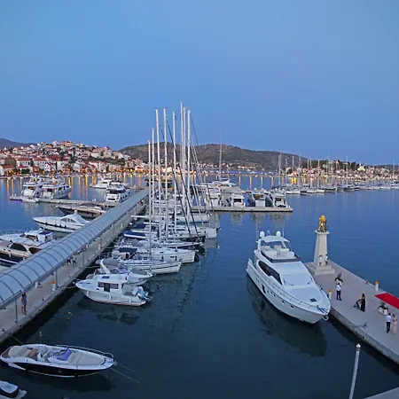 Hotel Marina Frapa 4*