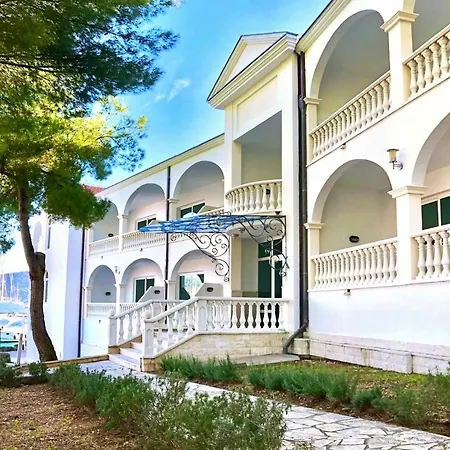 Szálloda Marina Frapa 4*