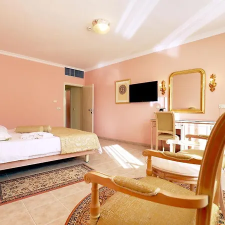 Marina Frapa Hotel 4*