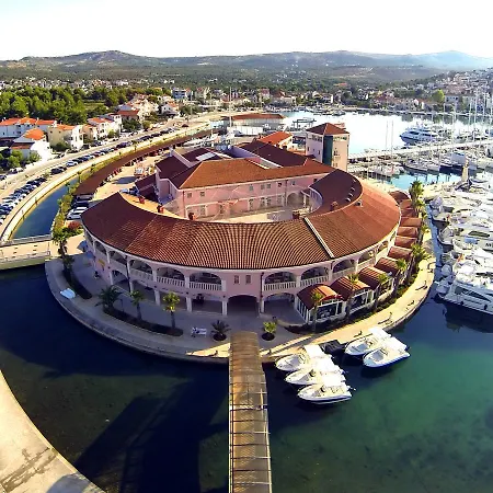 Marina Frapa Hotel