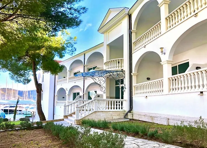 Hotel Marina Frapa 4*